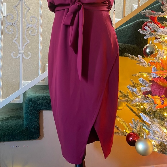 Kensie
Textured Knit Boat Neck Self-Tie Waist Short Sleeve Blouson Dress - Picture 6 of 12